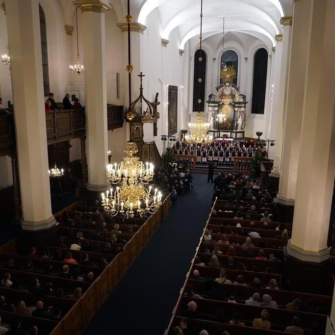 Ukrainian youth choir defies war with messages of freedom